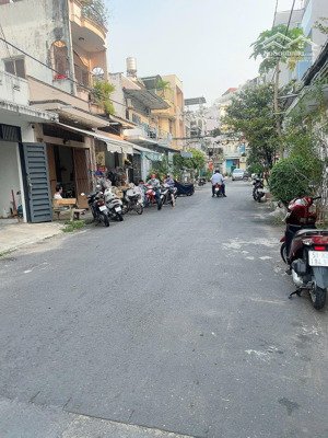 bán nhà bình thới quận 11 hxh thông ngang 4m nở 5,6m dài 16m đúc 3 lầu shr giá chỉ 10 tỷ xíu xíu