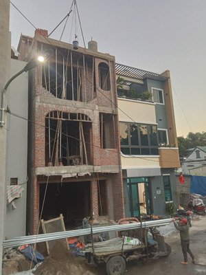 bán nhà hà trung đường oto đỗ cửa , full nội thất 