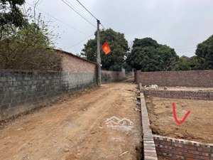 lô đất siêu rẻ tại cẩm lĩnh, 7m bám đường thông thoáng, vị trí cách chợ, đường nhựa xe bus tầm 1km