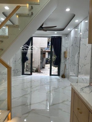 nhà đẹp - khu hoàng việt - phường 4 - tân bình - dt/ 3.5 x 6.5m 2 tầng - 3 phòng ngủ