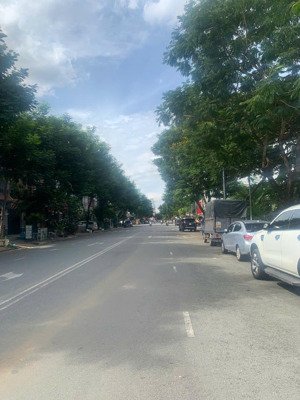 cho thuê nhà 2 lầu trống sàn mặt tiền đường lớn kdc tân quy đông quận 7