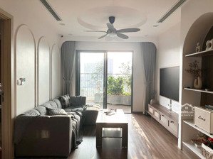 gia đình cần bán căn 3pn sân vườn toà zen, ban công hướng đông, sổ đỏ cầm tay, view cực đẹp