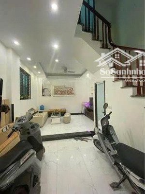 chủ nhà chuyển liền kề nên cần bán gấp căn nhà ở mậu lương siêu rẻ. gía 5.75tỷ có tl