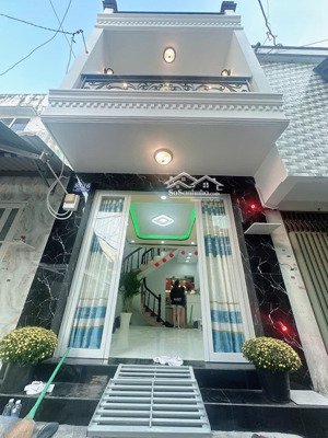 bán gấp nhà đẹp khu tên lửa bình tân, nở hậu 3,6m, ban công, xe hơi đậu, vào ở ngay