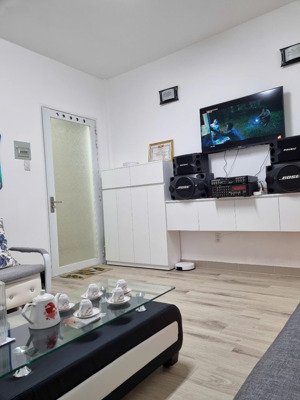 bán chung cư trung tâm sổ hồng riêng 2,1 tỷ nhà mới vào ở ngay cách chợ chỉ 1km