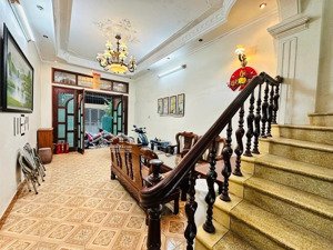 lô góc - ô tô tránh - 42m2 chỉ 11,x tỷ - kinh doanh - 50m ra mặt đường nguyền trãi - thanh xuân