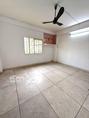 lầu 1 căn góc, 54m2, 2pn, trần hưng đạo q5, ban công thoáng mát, sổ hồng lâu dài, chỉ 2.9 tỷ