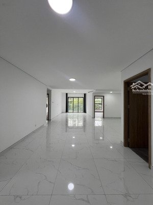 chính chủ bán căn sky village - xe hơi đậu tận cửa.