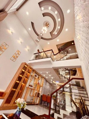 mặt tiền kinh doanh - ngang 5 tầng - chỉ 9.6 tỷ