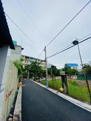 đất vuông vắn - đường trãi nhựa 4.5m - dáng đất vuông vức với mt 4m - kdc ven sông linh đông