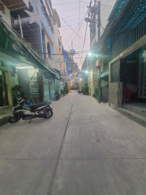 siêu phẩm 2026 ! lê văn sỹ. . q.3 - diện tích: 4,2 x 15,5m. 3 tầng + lửng. chỉ 12 tỷ. có bớt lộc