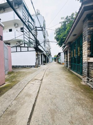 hẻm ô tô thông nguyễn sơn, tân phú nhà 2 tầng 60m2