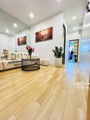 tập thể vĩnh hồ - sân chơi sân để xe - trung tâm đống đa - gần trường gần chợ