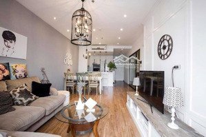 chủ nhà cần bán gấp căn hộ 2pn toà t10 dt 81m2 giá rẻ nhất thị trường 8,8 tỷ thu về