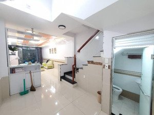 sát mặt tiền cầm bá thước gần phan đăng lưu cc bán nhà đẹp 5 tầng full nội thất 60m2 chỉ 10 tỉ