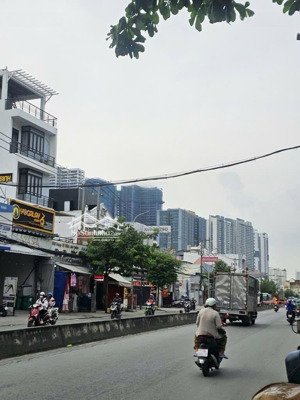 mặt tiền huỳnh tấn phát, 220 m2 ngang hơn 7 m nở hậu. ~ 90 tr/ m2 đất ở đô thị