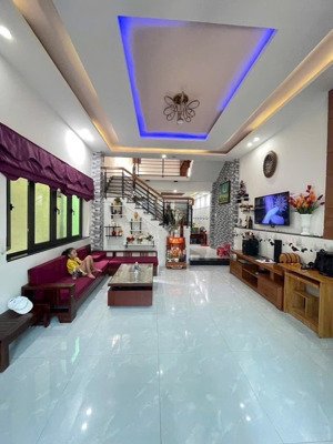 bán nhà 3tầng kiệt võ duy ninh sát biẻn mân thái dt 85m ngang5 giá 7ty500 lh an xem nhà