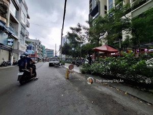 bán chdv quận 10 - 120m2 đất nở hậu - 15 phòng full khách - doanh thu 600tr/năm - giá đầu tư