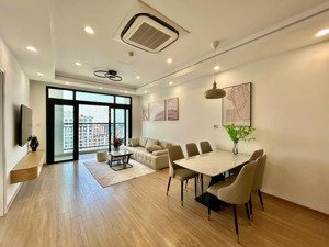 giá chỉ từ 20 triệu/tháng, cho thuê nhanh 3pn - 124m2 tại royal city - lh: trương)