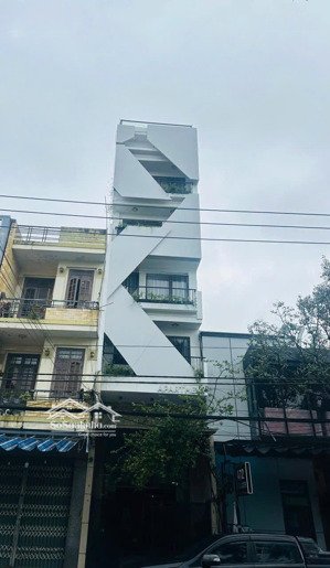 cần bán toà căn hộ 7 tầng mặt tiền đường 10m5 núi thành đối diện quảng trường 2/9 quận hải châu