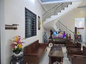 bán căn nhà 2 mặt tiền đường ô tô, gần vincom quận 9. 1 trệt 1 lầu 3 pn, giá chỉ 5 tỷ 680tr tl