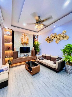 siêu hiếm! lô góc hoàng quốc việt, ba gác đỗ cửa, ngõ thông, sổ cực đẹp, tặng nội thất 44m2*5t