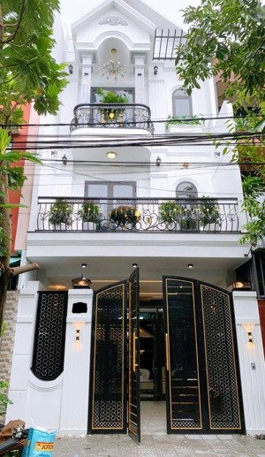 chủ nhà cuối năm về mỹ gửi nhà dt 69m2 đường huỳnh tấn phát, phường phú thuận, quận