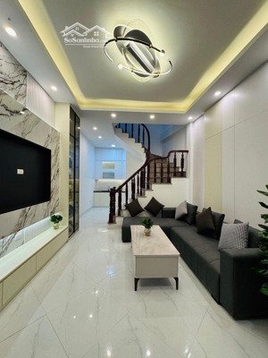 đền lừ - hoàng mai , gần oto , giá 8.4 tỷ , ngõ thông kinh doanh - 5 tầng full nội thất.