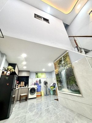 bán nhà ngay aeon tân phú 2 phòng ngủ ngang 4m sổ riêng giá rẻ nhỉnh 2 tỷ