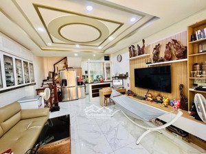 hxh tại phú nhuận, ngay phan xích long, phan đăng lưu - 6 tầng - 4.5 * 8m chỉ nhỉnh 10 tỷ