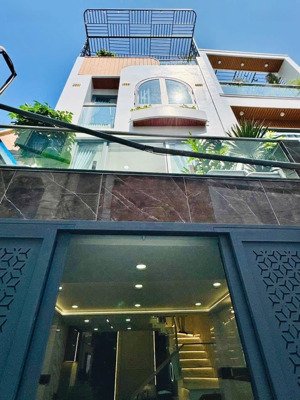 cách chợ tân định chỉ 300m, nhà hai bà trưng - quận 3. dt 61m2 (4x15,2m) sổ hồng riêng