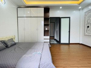 bán nhà 6 tầng thang máy, 42m2, mặt tiền 4.2m giá 7.25 tỷ hoàng mai