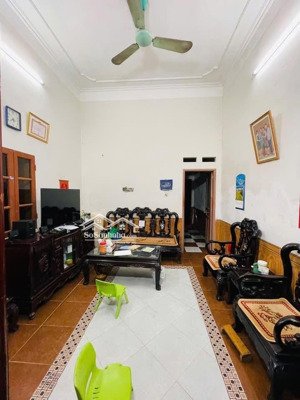 chủ cần bán gấp trc tết quan thổ đống đa 32m2 - 4 tầng - 6,6 tỷ. ngõ thông thoáng gần phố