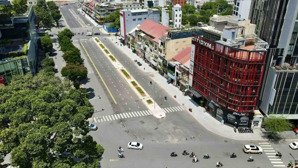 bán gấp nhà mặt tiền đường lê lợi, phường bến thành, quận 1. ( 4,5x22m. 99m2) 3 tầng. gía: 90 tỷ