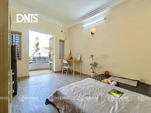 cho thuê phòng ban công ngay chợ đa kao, cầu bông, công viên lê văn tám q1