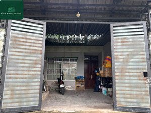 nhà 2 tầng giá tốt - ngang 5m - hẻm xe hơi - cạnh đường lớn - thích hợp để làm nơi ở ổn định