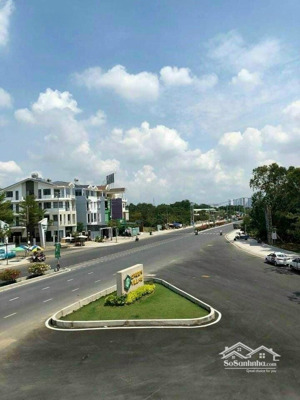 chính chủ bán nhà mặt tiền đường phạm hùng. 100m2, hầm 3 lầu. hoàn thiện mặt ngoài bán 15,5 tỷ (tl)