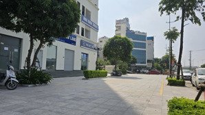 em bán căn sh mặt ngoài giá rẻ nhất dãy để trả ngân hàng loại 3 tầng riêng biệt có cửa ra thang máy