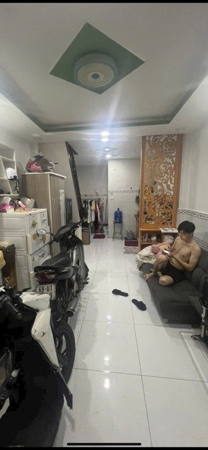 hẻm thông phú thọ hoà 3x8, 1 lầu, 3.25 tỷ