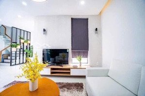 nhà phố hiện đại, thiết kế sang trọng, nội thất tinh tế, đầy đủ tiện nghi. trung tâm thủ dầu một