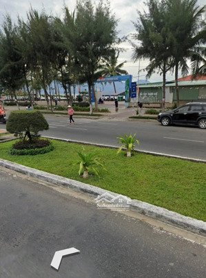 cần bán nhà 2 tầng view biển nguyễn tất thành.đà nẵng.