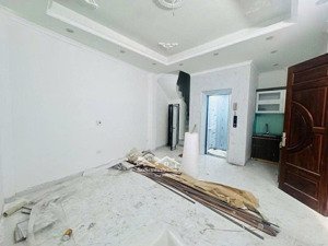 bán nhà mới, đại cát 30m² x 5 tầng, thang máy full nội thất, giá 6.3 tỷ