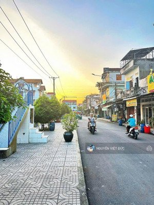 giảm 2tỷ bán gấp đất tặng nhà hàng 2 tầng ngay chợ 434 thuận an cực kỳ sầm uất gần vincom dĩ an