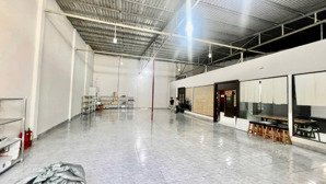 cho thuê kho 300m tỉnh lộ 10 giá 30 triệu