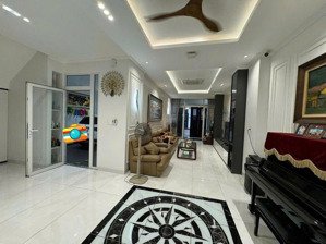 siêu phẩm nhà nguyên căn nguyễn văn trỗi phú nhuận