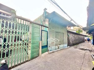 nhà đất (5x21.5m) - thổ cư 106m2 - có nhà trệt lửng 60m2 - gần trường học, đại học huflit