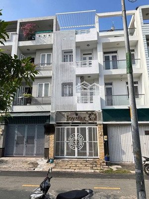 [3tỷ2] cô năm cần bán căn nhà đường hồ bá phấn, quận 9 - đang cho thuê 18tr/th, 60m2, hẻm 6m, shr,