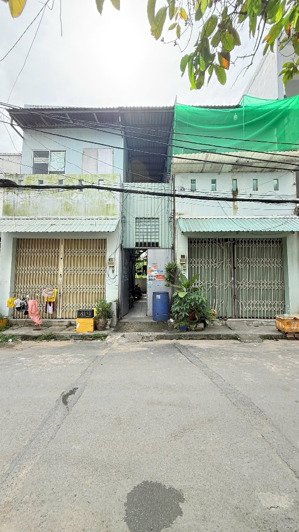 bán gấp nhà và dãy trọ đang cho thuê ngay đường số 2, trường thọ. dt 62.8m2 ngang 5m. giá 6,1 tỷ