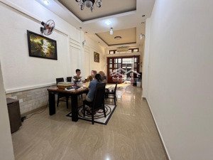 giáp quận 1 ngã tư hàng xanh 80m2 2 tầng đúc gần mặt tiền xvnt 3pn 3wc giá 12 tỷ