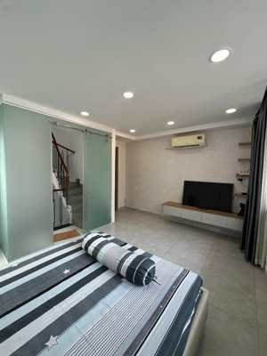 nhà đẹp q3, nkkn, 5 tầng 3 phòng ngủ 5wc gần mặt tiền giá 7 tỷ 990tr thương lượng